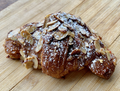 Croissant aux amandes