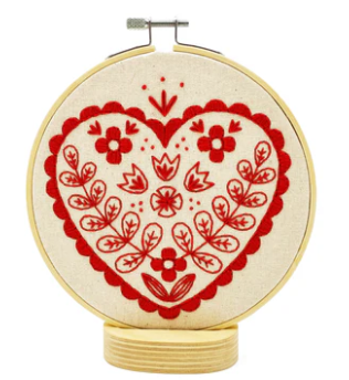 Embroidery Kit / Hook Line Tinker - Small