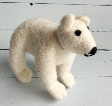 Figurine et objets en feutre / Sewing Seeds Play