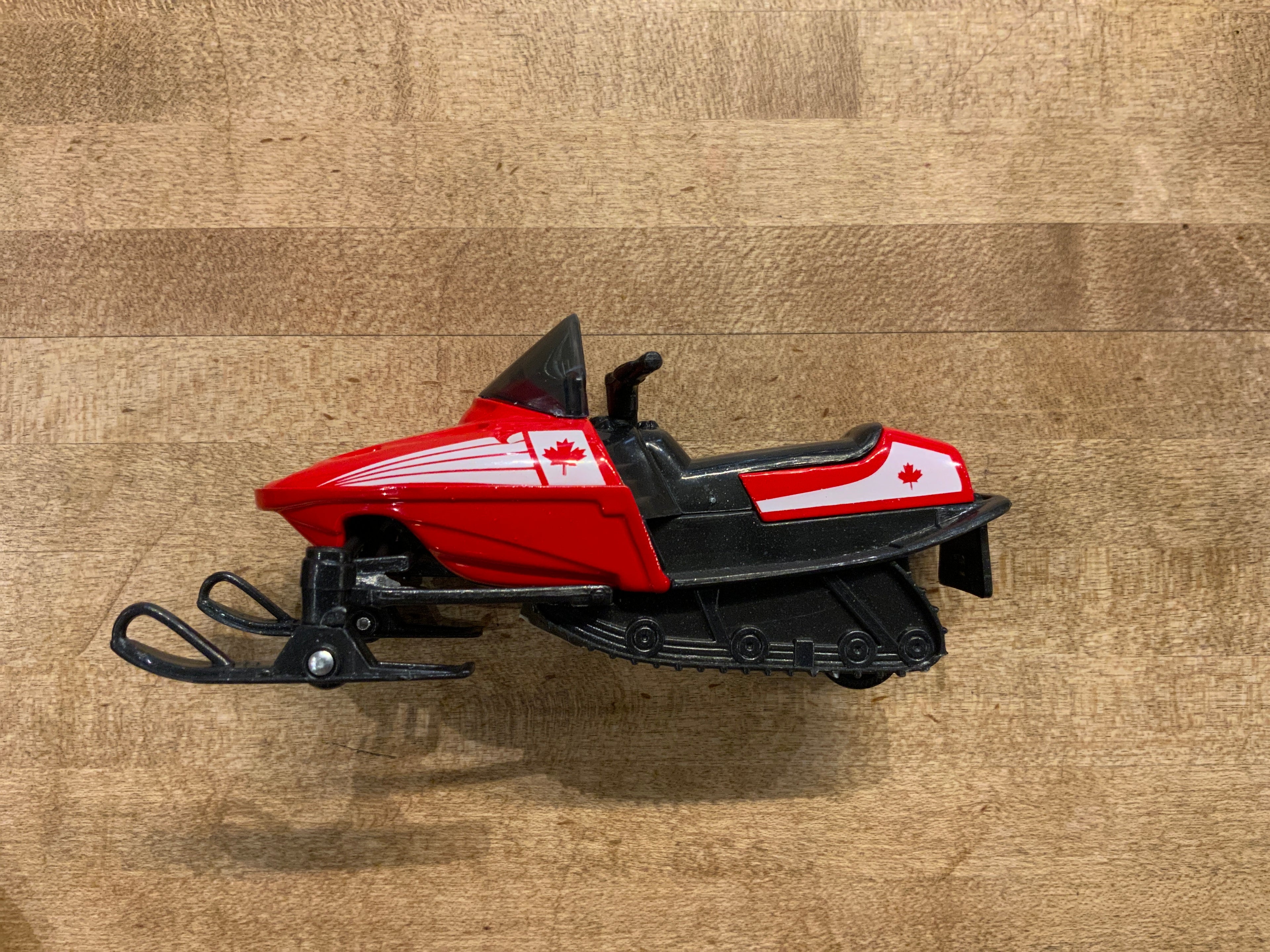 Jouet / Royal Sales - Skidoo rouge